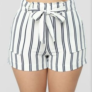Fashion Nova paper back shorts